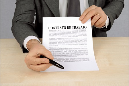 Desnaturalización de contratos: el error silencioso que termina en indemnización o reposición judicial